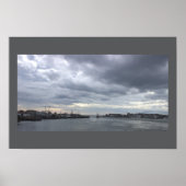 Cloudy Day Waterscape Photo Poster (Voorkant)