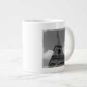 Cloudy Eiffel in Black and White, 2015 Grote Koffiekop (Voorkant rechts)