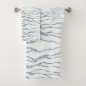 Cloudy Grey Zebra Eraser Scratch Art Bad Handdoek (Insitu)