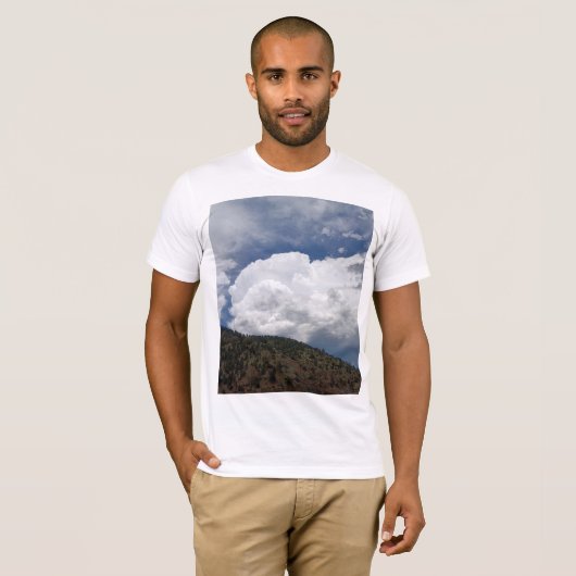 Cloudy Sky Over Rolling Hills With Forested Slope T-shirt (Voorkant volledig)