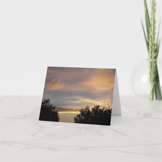 Cloudy Winter sunrise op een blanco briefkaart (Voorkant)