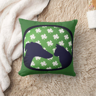 Clover Friends Throw Pillow Kussen