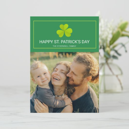 Clover Green St. Patrick's Day Photo Card (Staand voorkant)