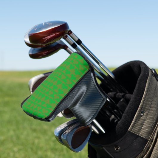 Clover Pattern Golfheadcover (Insitu)