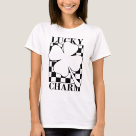 Clover’s Embrace: De essentie van het lot T-shirt