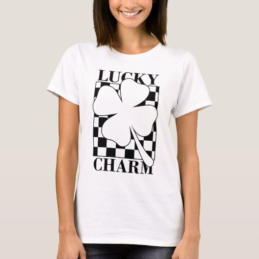 Clover’s Embrace: De essentie van het lot T-shirt (Voorkant)