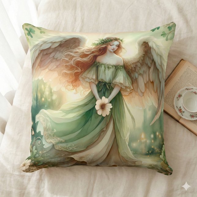 Clover Sereniteit Engel Kussen (Clover Serenity Angel Throw Pillow Mockup A)