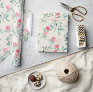 Clover, shamrock op beige. cadeaupapier