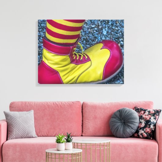 Clown schoen canvas print (Insitu (Woonkamer))
