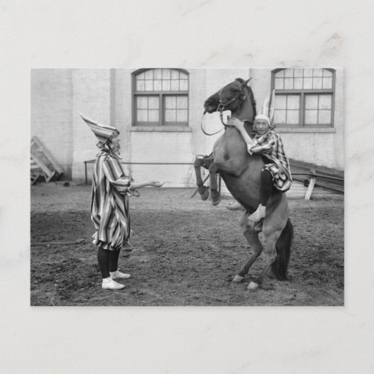 Clowning Around on a Horse, 1915 Briefkaart (Voorkant)