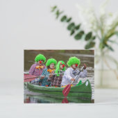 Clowns boating on river. feestdagenkaart (Staand voorkant)