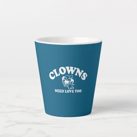 Clowns hebben ook liefde nodig latte mok (Voorkant)