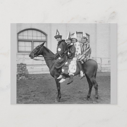 Clowns op een paard, 1915 briefkaart (Voorkant)