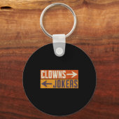 Clowns rechts, jokers links, grappige retro sleutelhanger (Voorkant)