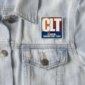 CLT LOGO - KLINISCHE LABORATORIUMTECH VIERKANTE BUTTON 5,1 CM (In situ)