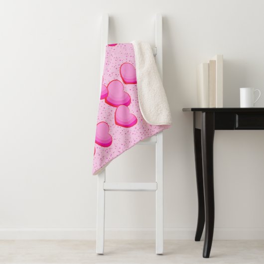 Cluster van Bright  roze harten op Polka dots Sherpa Deken (In situ)