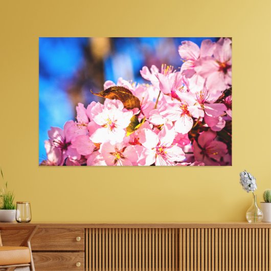 Cluster van roze torenbloesems, blauwe hemel canvas afdruk (Insitu (Woonkamer))