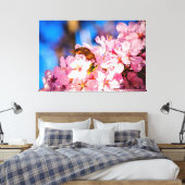 Cluster van roze torenbloesems, blauwe hemel canvas afdruk (Insitu (Slaapkamer))