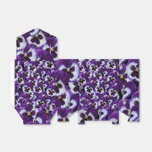 Clusters van Paarse witte slipjes: Harmonieuze gen Bedankdoosjes (Uitgevouwen)