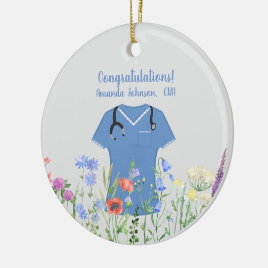 CNA Blue Scrubs Keramisch Ornament (Links)