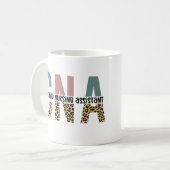 CNA Certified Nursing Assistant Cheetah Print Koffiemok (Voorkant links)