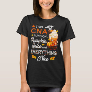 CNA verpleegster loopt op pompoenspecerij alles wa T-shirt