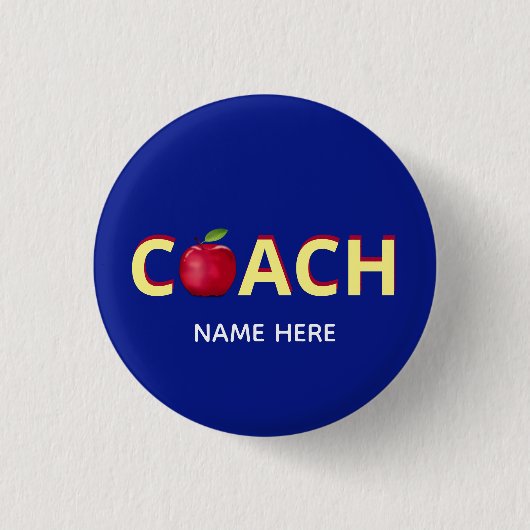 Coach tekst met rode appel op blauwe achtergrond ronde button 3,2 cm (Voorkant)