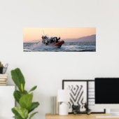 Coast Guard 25-voet responscabine klein Poster (Thuiskantoor)