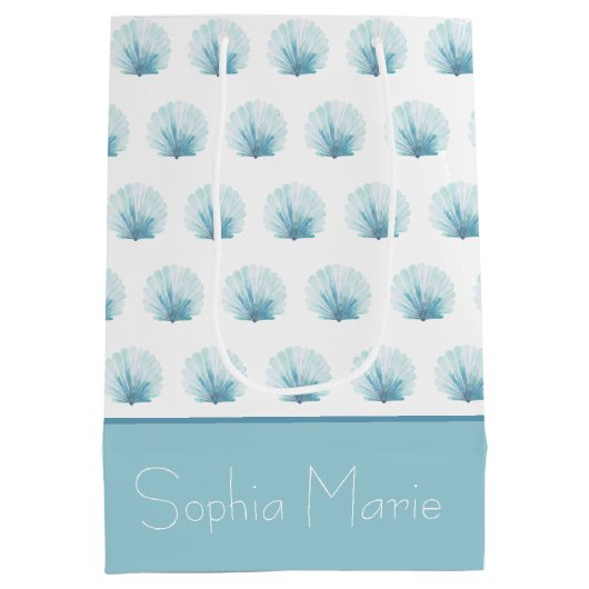 Coastal Aqua Scallop Seashell gepersonaliseerd Medium Cadeauzakje (Achterkant)