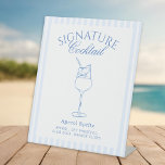 Coastal Bachelorette Signature Cocktail Reclamebord Met Voetstuk<br><div class="desc">Dit ontwerp is voorzien van trendy vette tekst,  strandvibes met handgetekende cocktails.</div>