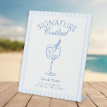 Coastal Bachelorette Signature Cocktail Reclamebord Met Voetstuk<br><div class="desc">Dit ontwerp is voorzien van trendy vette tekst,  strandvibes met handgetekende cocktails.</div>