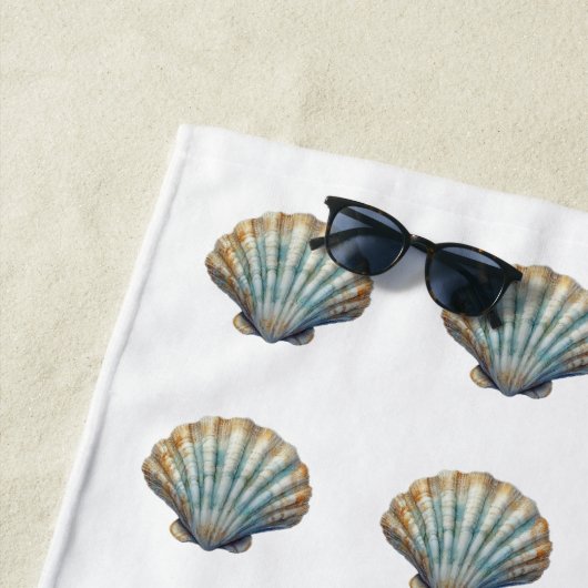 Coastal Blue Scallop Seashell Personalized Strandlaken (In situ)