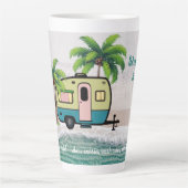 Coastal Camping Retro Trailer Personalized Latte Mok (Voorkant)