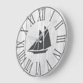 Coastal Faux White Wood & Sailboat Silhouette Grote Klok (Hoek)