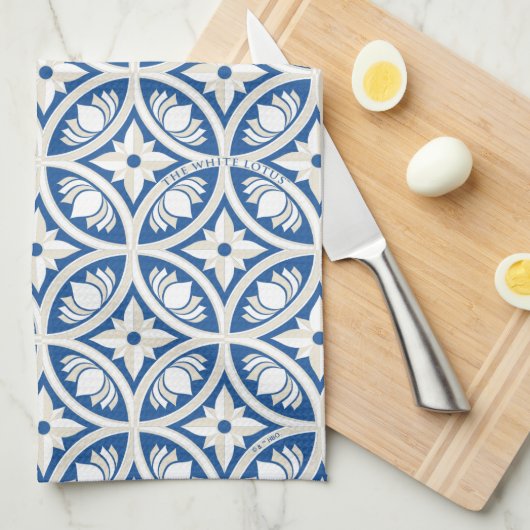 Coastal Lotus Tegel Pattern - De Witte Lotus Theedoek (Quarter Fold)