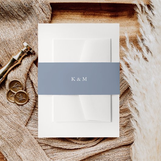 Coastal Periwinkle Blue Wedding Monogram Uitnodigingen Wikkel