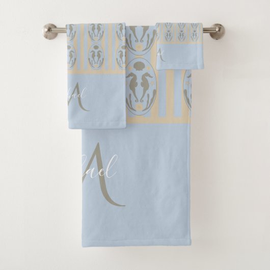 Coastal Seahorse Cameo Blue Cream Strip Monogram  Bad Handdoek (Insitu)