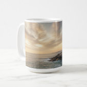 Coastal Serenity Lighthouse Wrap Mug (15oz) Koffiemok (Voorkant links)