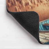 Coastal Serenity: vuurtoren en roeiboot Muismat (Hoek)