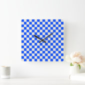 Cobalt and cream checkerboard pattern vierkante klok (Huis)