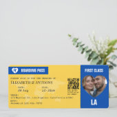 Cobalt Blue & Lemon Yellow Boarding Pass Wedding Kaart (Staand voorkant)