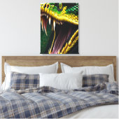 Cobra slang met levendige groene en gele schubben canvas afdruk (Insitu (Slaapkamer))