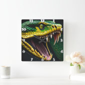 Cobra slang met levendige groene en gele schubben vierkante klok (Huis)