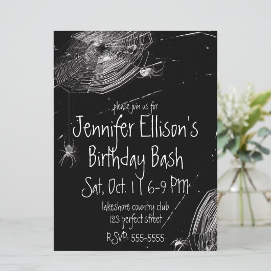 Cobwebs and White Spiders Birthday Kaart (Staand voorkant)