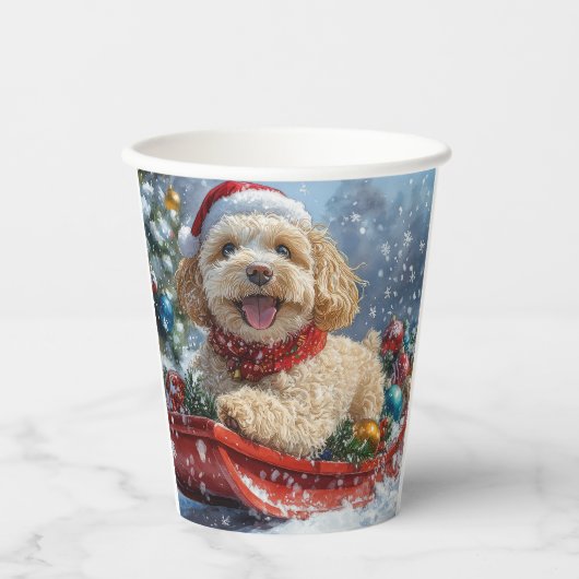 Cockapoo Dog in Sledge Laat het Sneeuw Kerstmis Papieren Bekers (Voorkant)