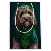 Cockapoo Dog in St. Patrick's Day Dress Medium Cadeauzakje (Voorkant)