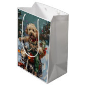 Cockapoo-hond rijdt op motorfiets met Kerstmis Medium Cadeauzakje (Achterkant Gekanteld)