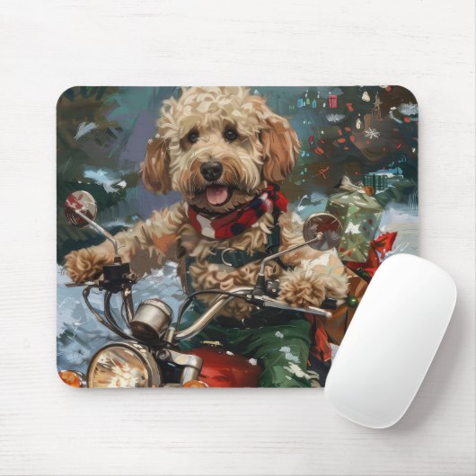 Cockapoo-hond rijdt op motorfiets met Kerstmis Muismat (Met muis)
