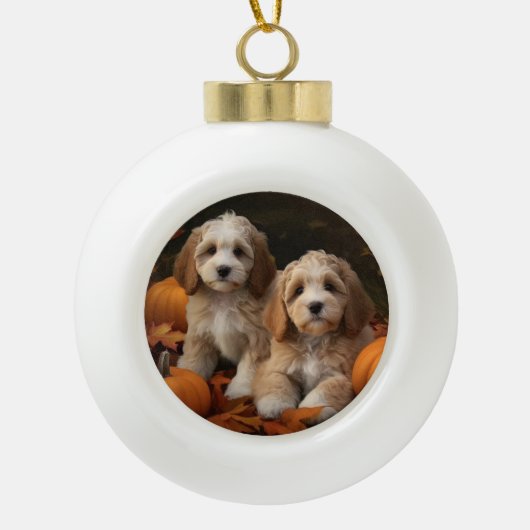 Cockapoo Puppy Herfst Delight Pompoen Keramische Bal Ornament (Voorkant)