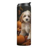 Cockapoo Puppy Herfst Plezier Pompoen Thermosbeker (Gedraaid links)